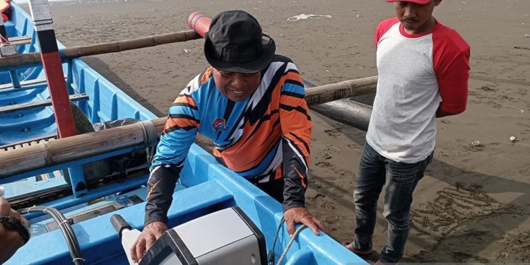 Nelayan Cilacap Mulai Ujicoba Kapal Berbahan Bakar Listrik, Lebih Hemat Tapi Masih Ada Kendala