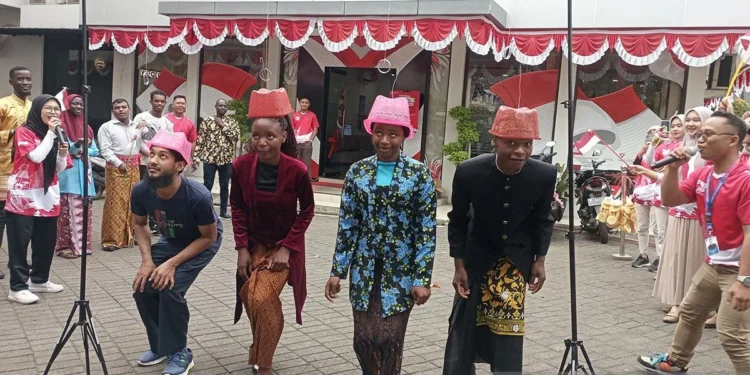 Puluhan mahasiswa asing ikuti lomba peringati HUT Kemerdekaan RI