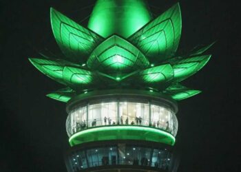 Dari Menara Pandang Teratai Tampak Pesona Purwokerto dan Hamparan Alam Sekitarnya