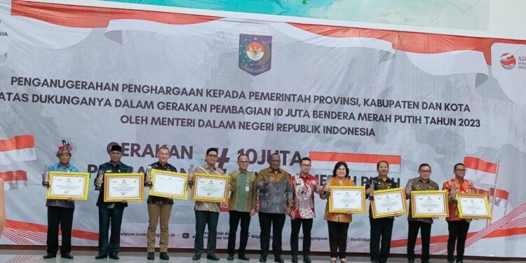 Purbalingga Raih Penghargaan Mendagri dalam Gerakan 10 Juta Bendera Merah Putih