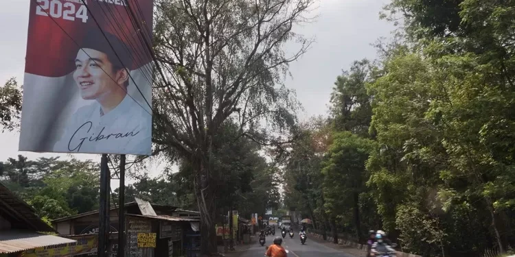Baliho Gibran Mulai Muncul di Purwokerto